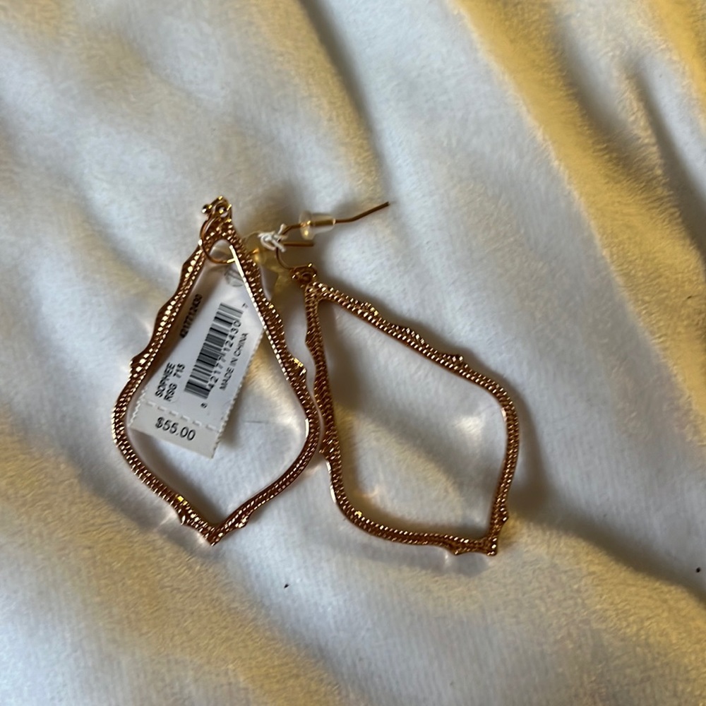 Rose gold Kendra Scott earrings